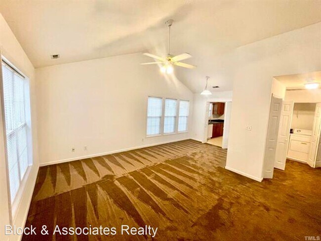 Building Photo - 2 br, 1 bath House - 422 Wall St