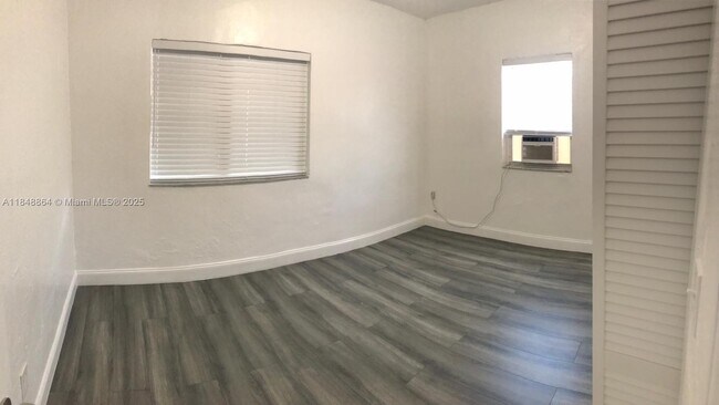 Foto del edificio - 1117 NW 3rd Ave