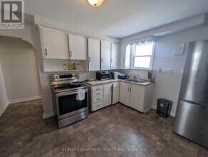 Building Photo - 63 Pelham Rd