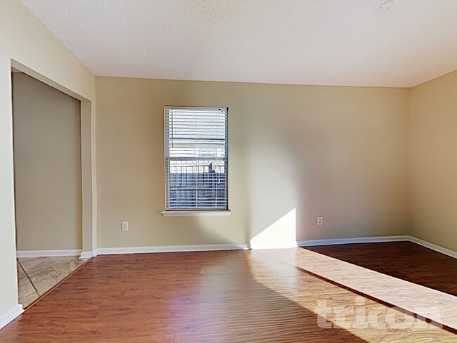 Building Photo - 1043 Moosehead Dr