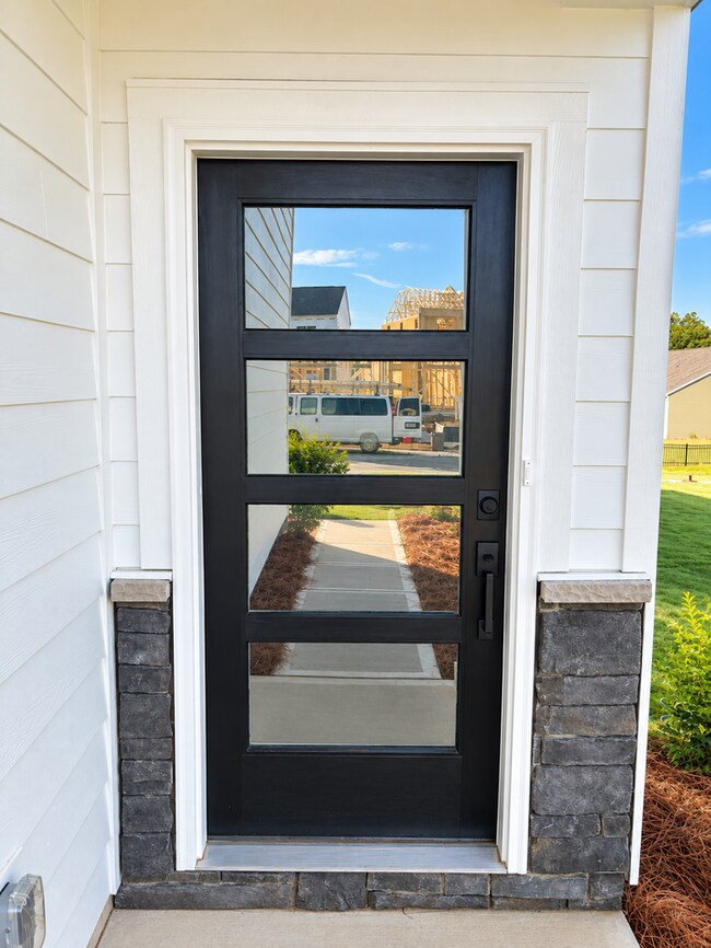 Foto del edificio - Now Leasing! 1 Month Free | Brand-New 3BR Home with 2-Car Garage Near Downtown Mooresville