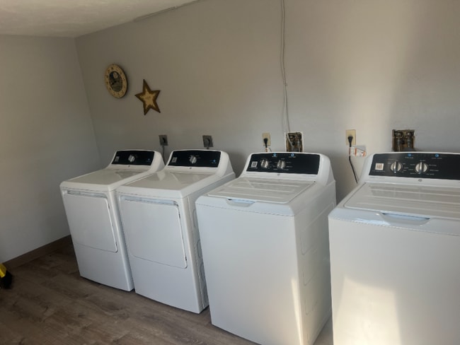 Building Photo - 12 S Main St