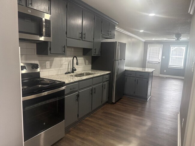 Foto del edificio - 1503 Tilghman Rd N