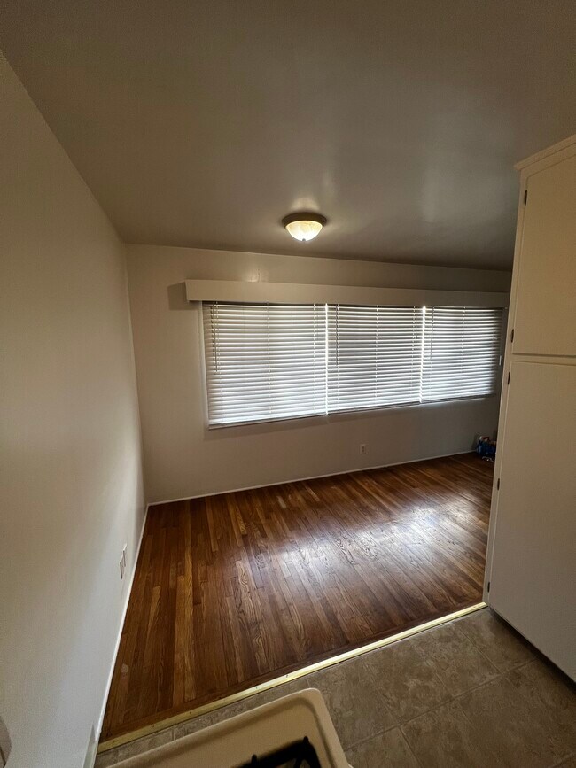 Building Photo - 3032 Luna Dr