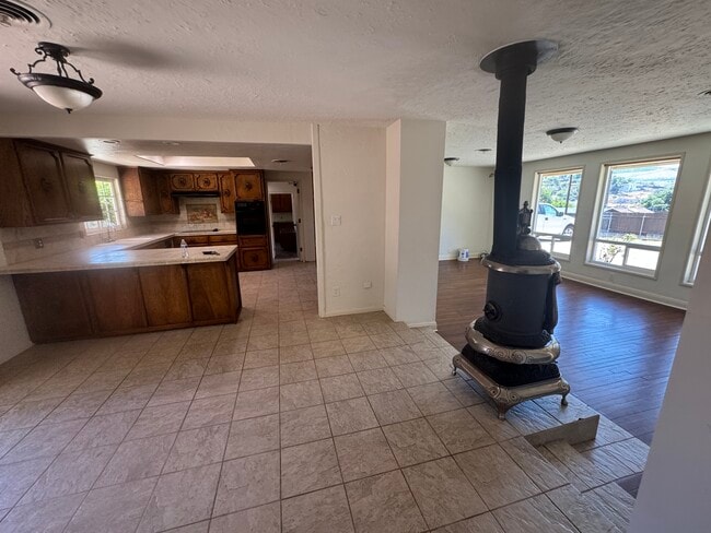 Building Photo - 13550 Adlai Ln