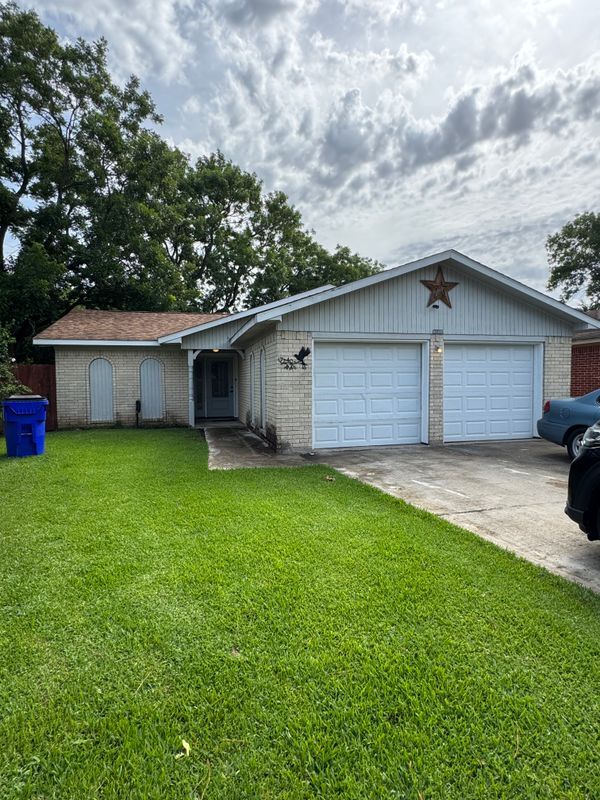 Foto principal - 7240 Kings Dr