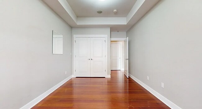 Building Photo - Spacious 1 bedroom 1 bathroom