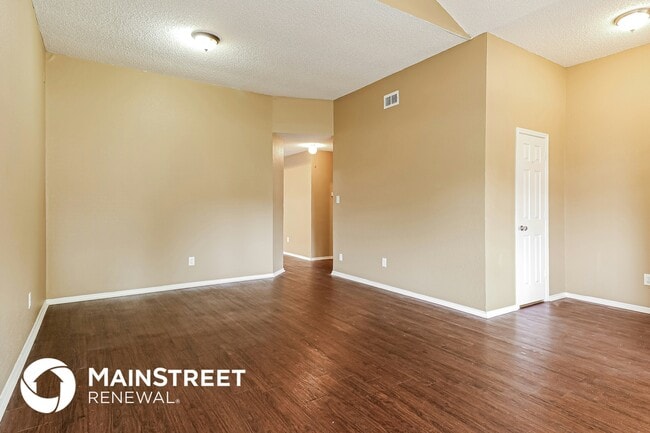 Building Photo - 10241 Pleasant Mound Dr