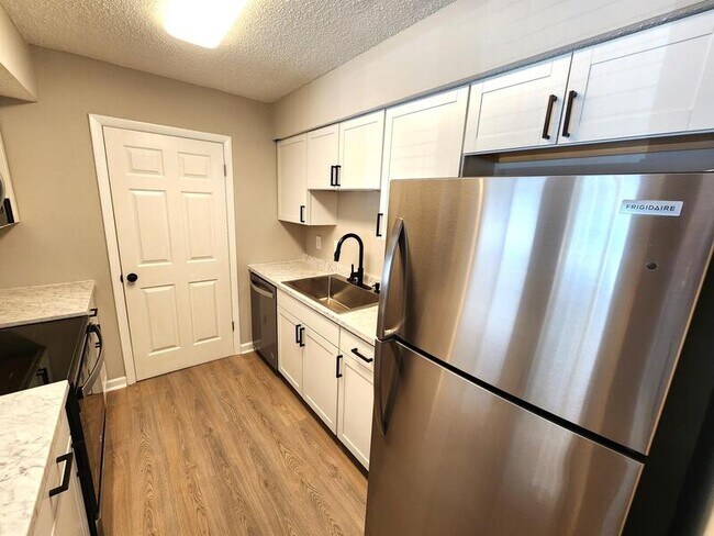 Building Photo - 1406 Wingate Way