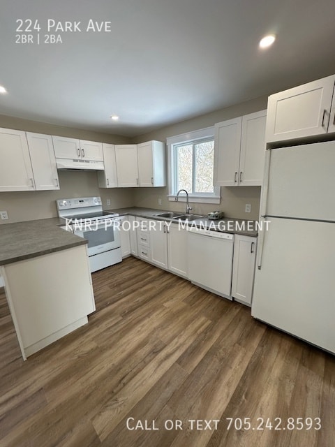 Building Photo - Two Bedroom House