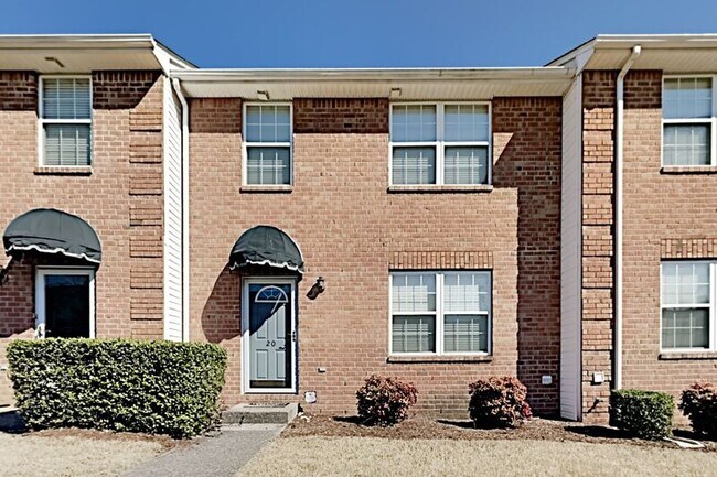Building Photo - 2120 Lebanon Pike