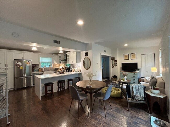 Foto del edificio - 816 NE 9th Ave