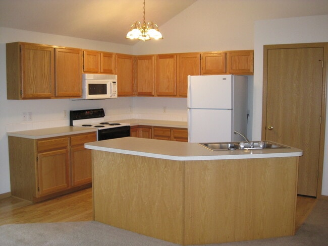 Building Photo - Nice Home Great Location Near Wesleyan Uni...