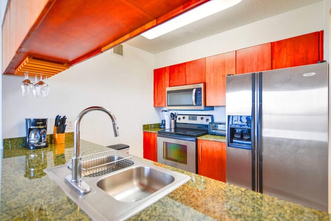 Foto del edificio - 1 SE 12th St