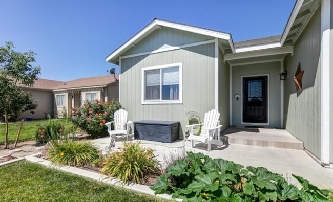 Building Photo - 404 Settler Dr