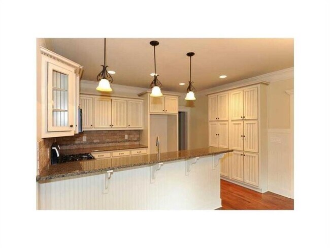 Building Photo - 632 Mckoy St