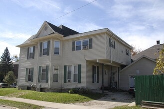 Building Photo - 327 E 2nd St