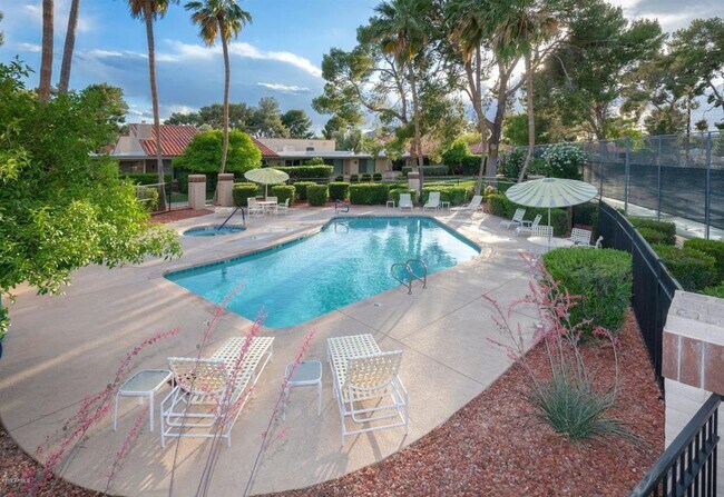 Foto del edificio - 5412 N 77th St