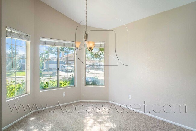 Foto del edificio - Charming 3 Bed/2 Bath Home In Highly Desir...