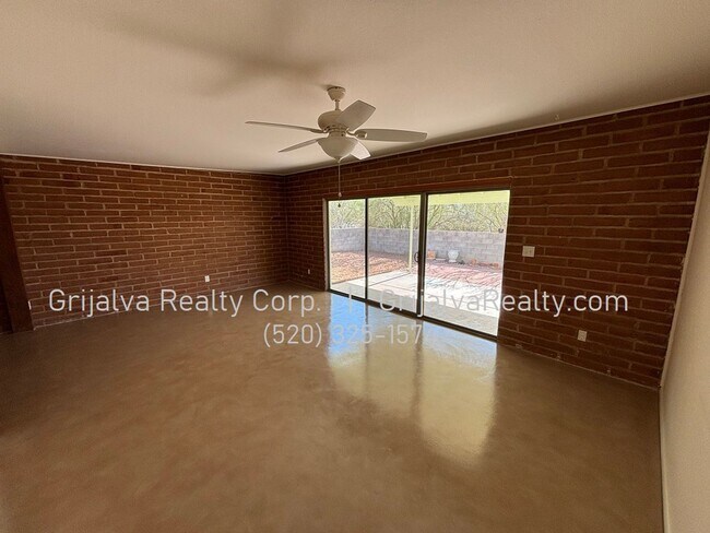 Foto del edificio - West Side 3 Bedroom, 2 Bath Ranch Style Ho...
