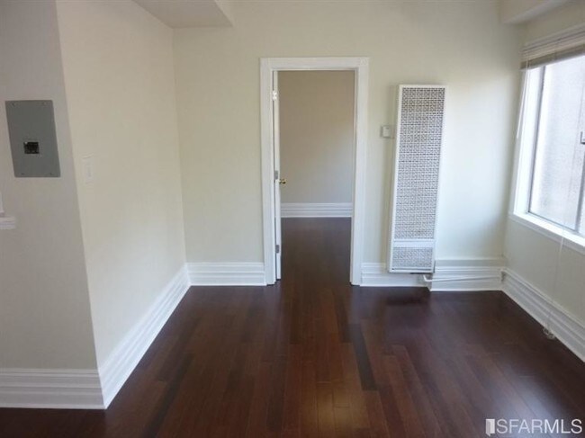 Building Photo - 10 Brooklyn Pl