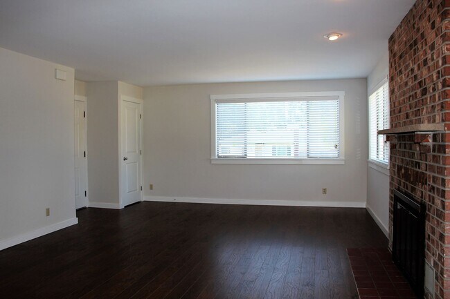 Foto del edificio - 15610 9th Ave SW