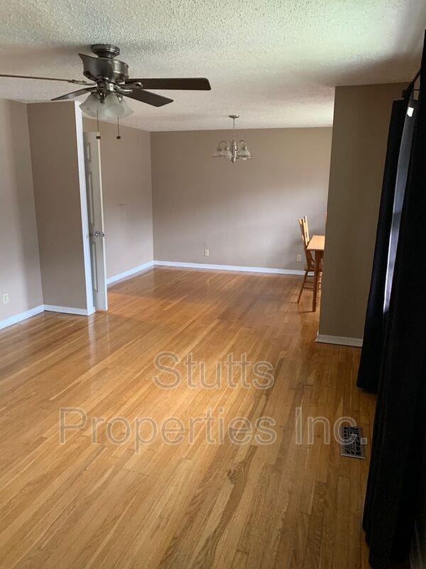 Building Photo - 559 Malone Cir
