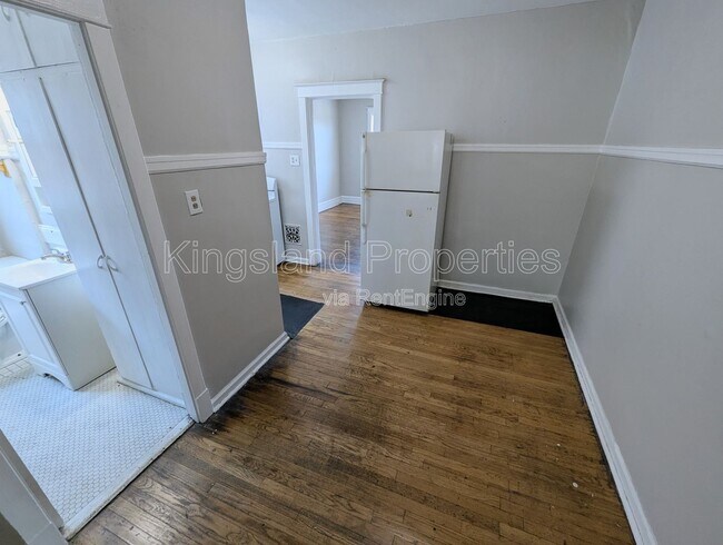 Foto del edificio - 5028 Chippewa St
