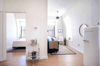 Photo - 106 W Chicago Ave (Chicago, IL)