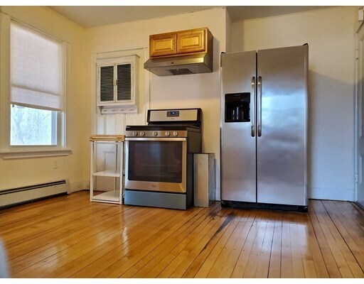 Building Photo - 951 Amesbury Rd