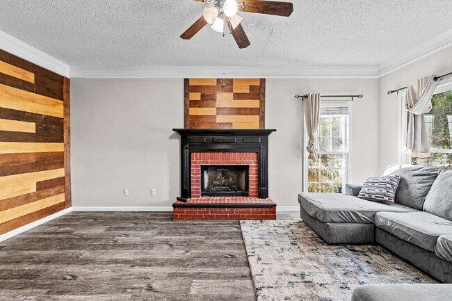 Foto del edificio - Three Bedroom Rental directly next to Arnall Middle School