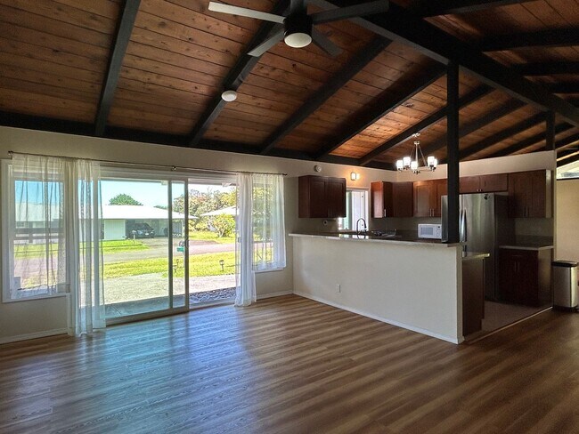 Building Photo - Spacious 4-Bedroom Home with Large Yard in Waiakea, Hilo – $3,000