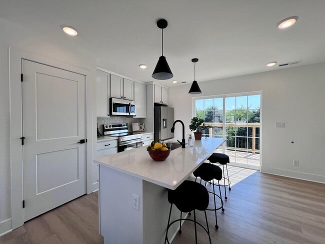 Building Photo - Walnut Crest Townhomes