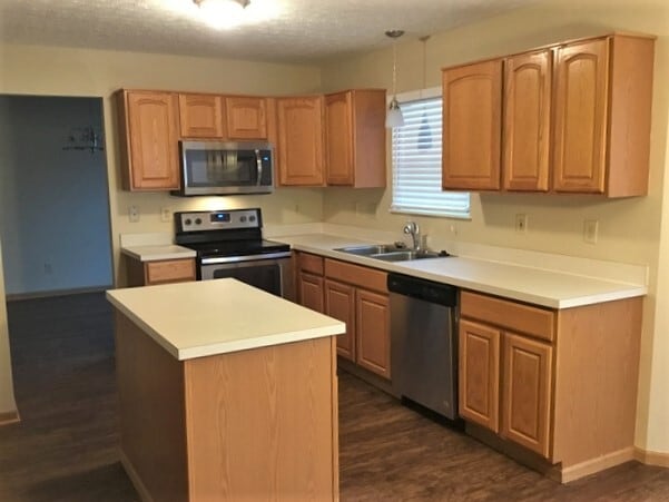 Building Photo - 35 Wrens Nest Ct