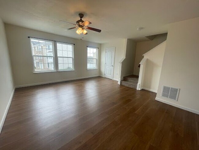 Foto del edificio - 3 bed/2.5 bath Townhouse in Westover - Ava...