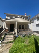 Building Photo - 930 E 131st St