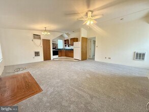 Building Photo - 604 Primos Ave