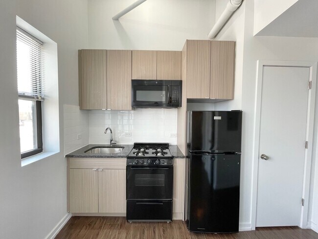 Building Photo - 5718 N Winthrop Ave