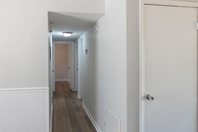 Building Photo - 1025 Crossing Brook Way