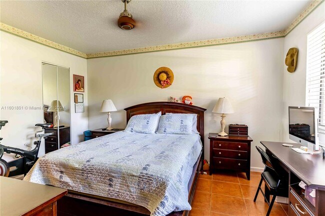 Foto del edificio - 15805 W Waterside Cir