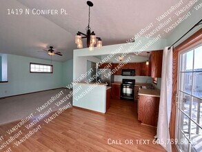 Building Photo - 1419 N Conifer Pl