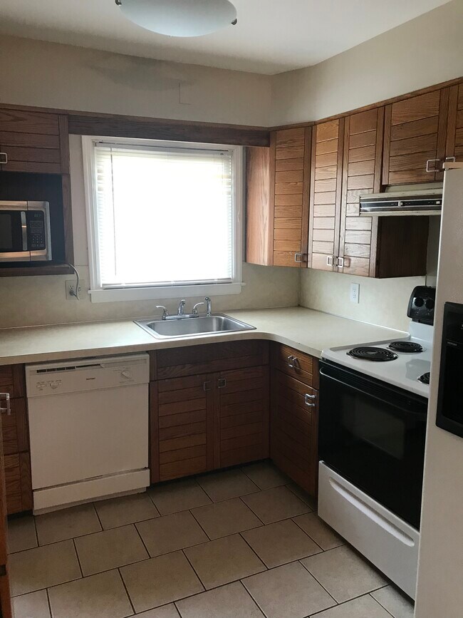 kitche - 543 Hamilton St