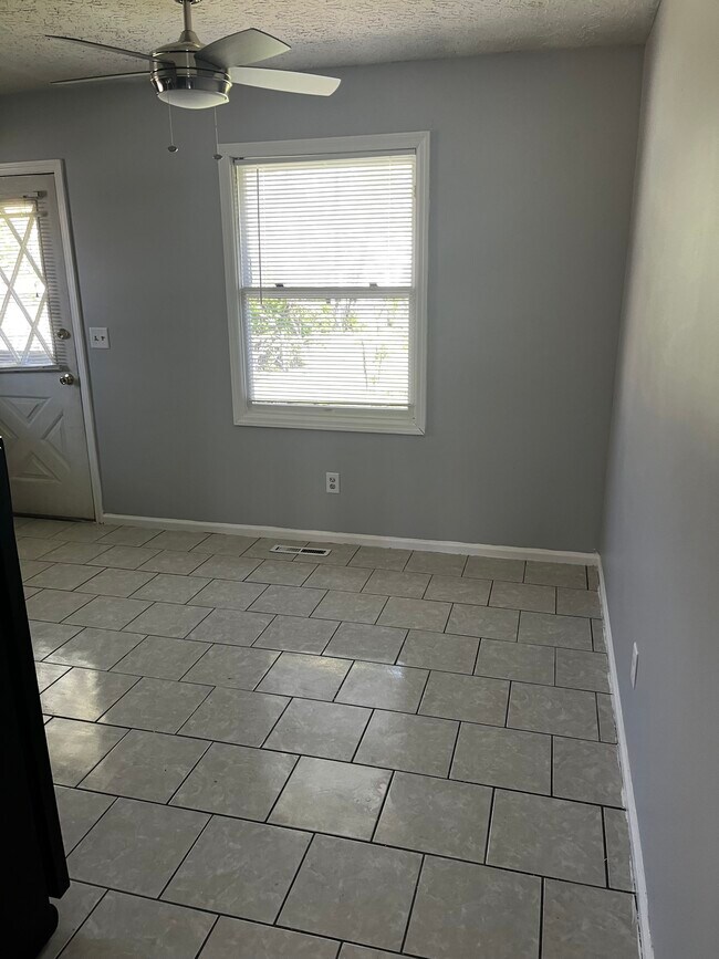Foto del edificio - 2806 Blendon Woods Blvd