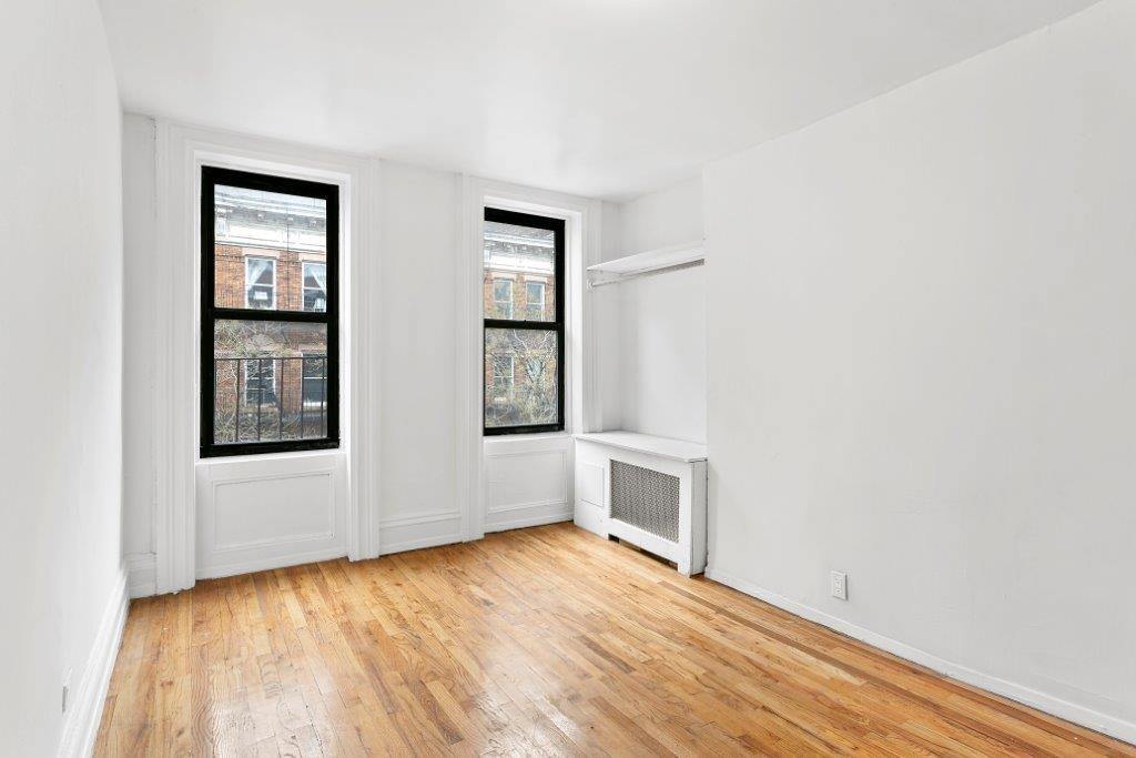 Foto del edificio - One Bedroom with Separate Office Space!