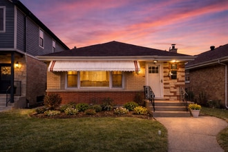 Building Photo - 5410 N Neenah Ave