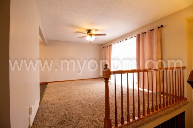 Photo - Must See! Well maintained 3 Bedrooms 2.5 B... House