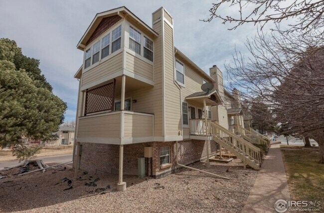 Building Photo - 3200 Azalea Dr