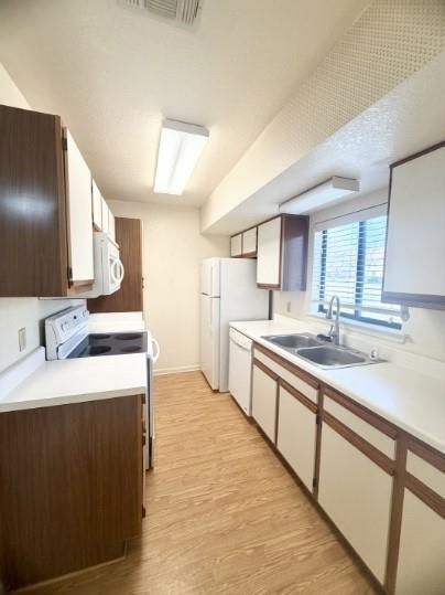 Foto del edificio - 728 W San Antonio St