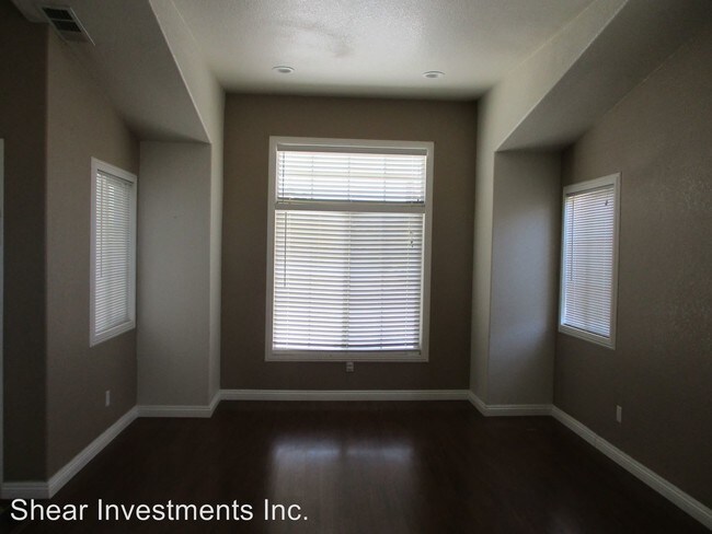 Foto del edificio - 8938 Glenwood Ave