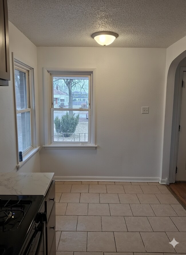 Foto del edificio - Now Leasing 4-Bedroom Home in Gary, IN!